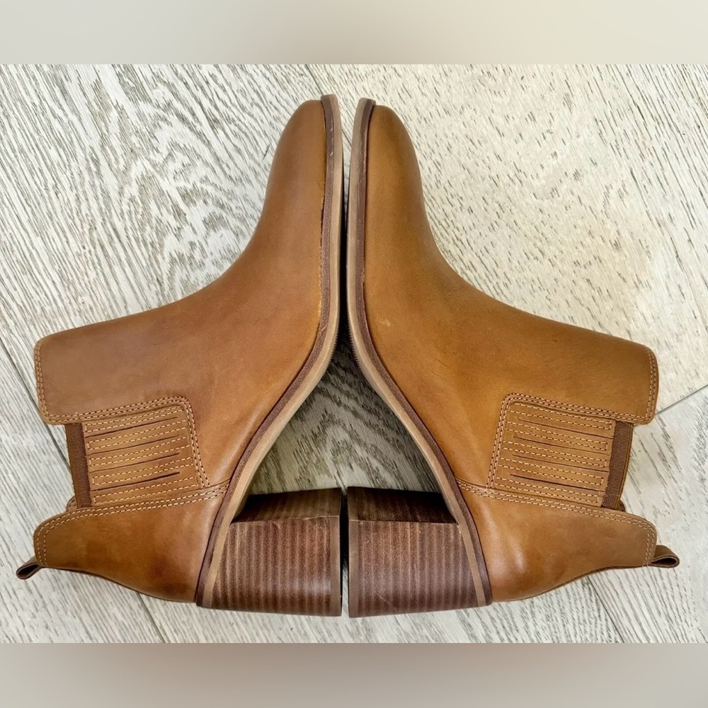 NEW Lucky Brand Leather Chelsea Ankle Boots Shoes Womens Size 10